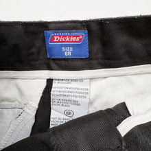 Load image into Gallery viewer, Dickies shorts (Age 6)
