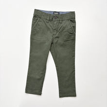 Load image into Gallery viewer, OshKosh trousers (Age 3)
