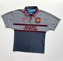 Load image into Gallery viewer, 1995/96 Manchester United full kit (Age 8/10)
