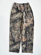 Load image into Gallery viewer, Camo cargo joggers (Age 10/12)
