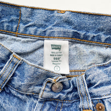 Load image into Gallery viewer, 90s Levi’s 569 shorts (Age 7)
