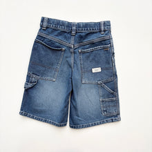 Load image into Gallery viewer, Gap Carpenter shorts (Age 8)
