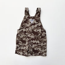 Load image into Gallery viewer, OshKosh Turtle dungaree shortalls (Age 12m)

