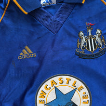 Load image into Gallery viewer, 1998/99 Newcastle United ‘Shearer’ jersey (Age 7/8)
