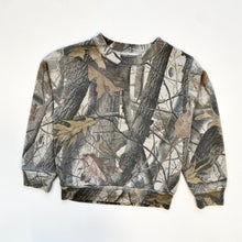 Load image into Gallery viewer, Camo sweatshirt (Age 6/8)
