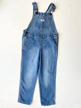 Load image into Gallery viewer, Oshkosh dungarees (Age 5)
