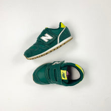 Load image into Gallery viewer, New Balance Trainers (Size 7)
