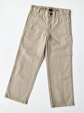 Load image into Gallery viewer, Nautica trousers (Age 8)
