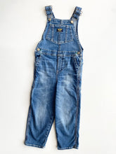 Load image into Gallery viewer, Oshkosh dungarees (Age 5)
