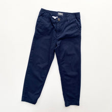 Load image into Gallery viewer, OshKosh trousers (Age 5)
