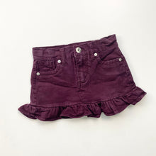 Load image into Gallery viewer, Guess denim skirt (Age 5)

