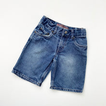 Load image into Gallery viewer, Levi’s shorts (Age 5)
