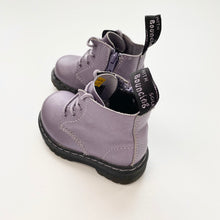 Load image into Gallery viewer, Dr Martens boots (Size 3)
