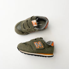 Load image into Gallery viewer, New Balance 373 Trainers (Size 5.5)
