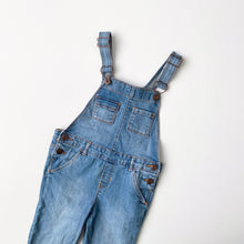 Load image into Gallery viewer, 90s Oshkosh dungarees (Age 4)
