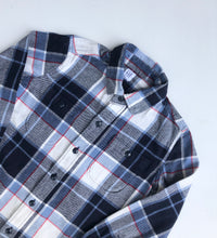 Load image into Gallery viewer, 90s Gap flannel shirt (Age 6/7)

