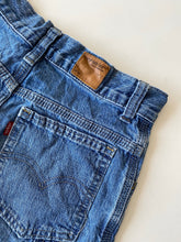 Load image into Gallery viewer, 90s Levi’s shorts (Age 7)
