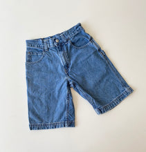 Load image into Gallery viewer, 90s Levi’s shorts (Age 7)
