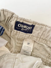 Load image into Gallery viewer, OshKosh cargo shorts (Age 3)
