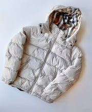 Load image into Gallery viewer, 90s Burberry puffa coat (Age 10)
