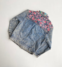 Load image into Gallery viewer, 90s Levi’s denim jacket (Age 7)
