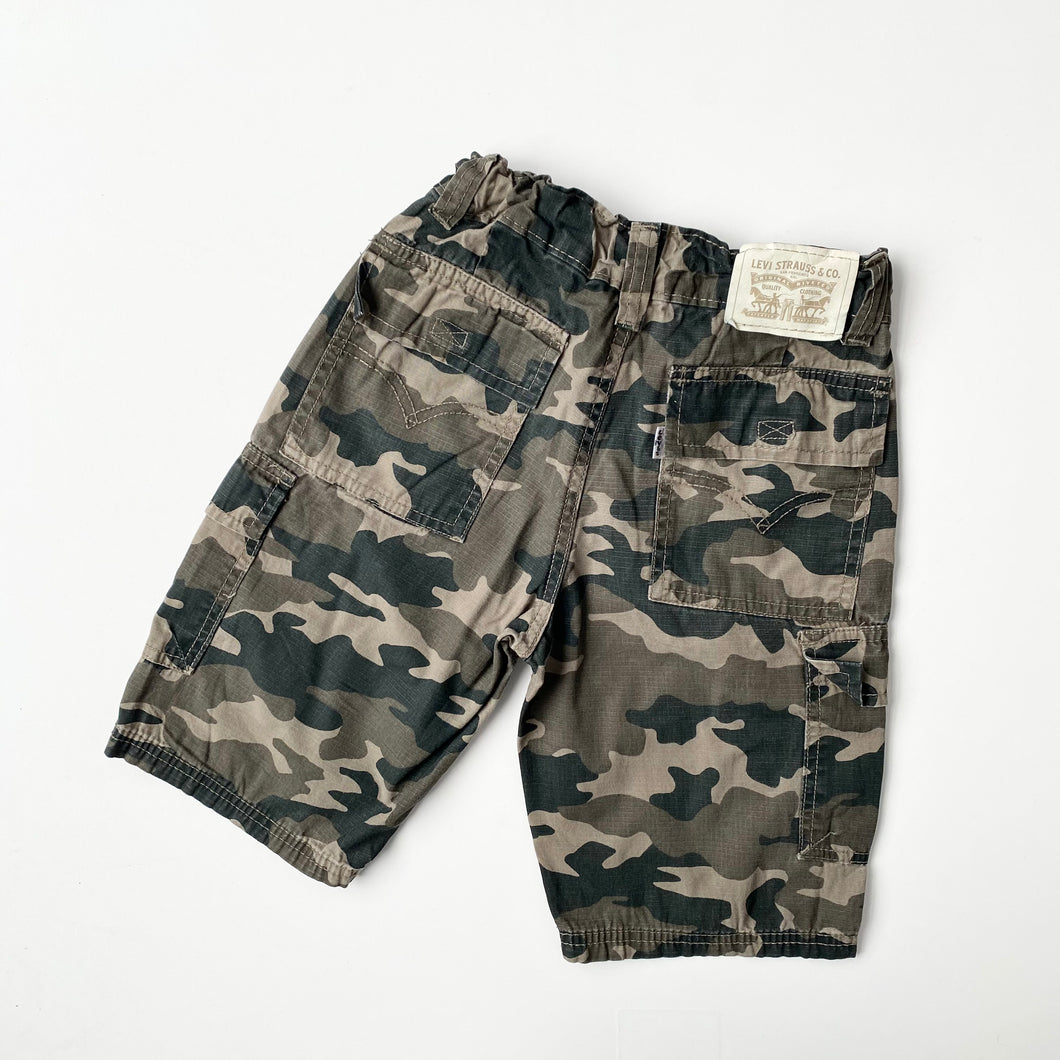Levi’s cargo shorts (Age 6/7)