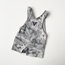 Load image into Gallery viewer, 90s Oshkosh camouflage dungaree shortalls (Age 1)

