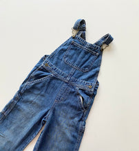 Load image into Gallery viewer, 90s Wrangler dungarees (Age 5)
