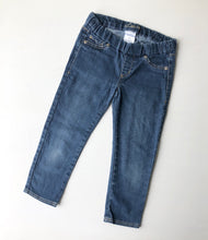 Load image into Gallery viewer, Levi’s jeans (Age 8)
