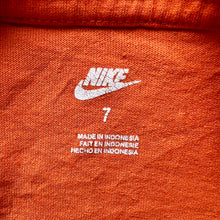 Load image into Gallery viewer, Nike t-shirt (Age 7)
