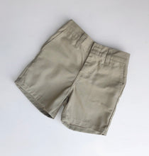 Load image into Gallery viewer, Dickies shorts (Age 6)
