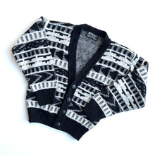 Load image into Gallery viewer, 90s Vintage knitted cardigan (Age 7/8)
