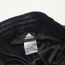 Load image into Gallery viewer, Adidas shorts (Age 10/12)
