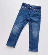 Load image into Gallery viewer, Levi’s 511 jeans (Age 5/6)
